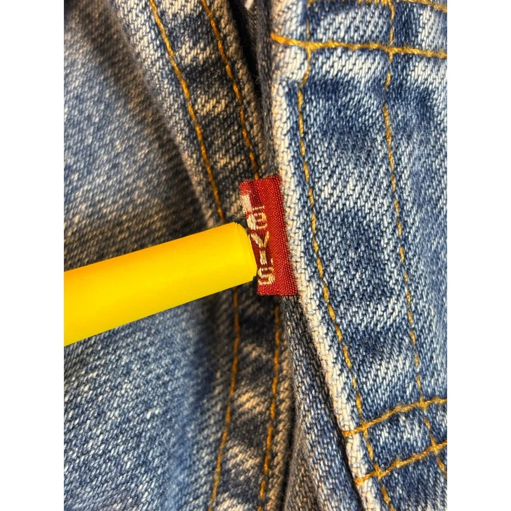 Levis mens actual